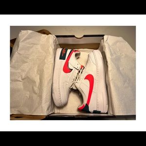 Nike Air Force 1 Shadow Women's Shoe
Style#: DB3902‌-‌100
Size: 9